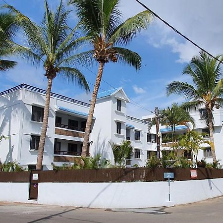 Les Cerisiers - Exclusive Beach Residence - 3 Bedroom Modern Apartment, Flic En Flac Екстер'єр фото