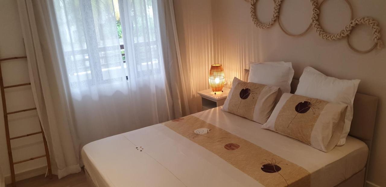 Les Cerisiers - Exclusive Beach Residence - 3 Bedroom Modern Apartment, Flic En Flac Екстер'єр фото