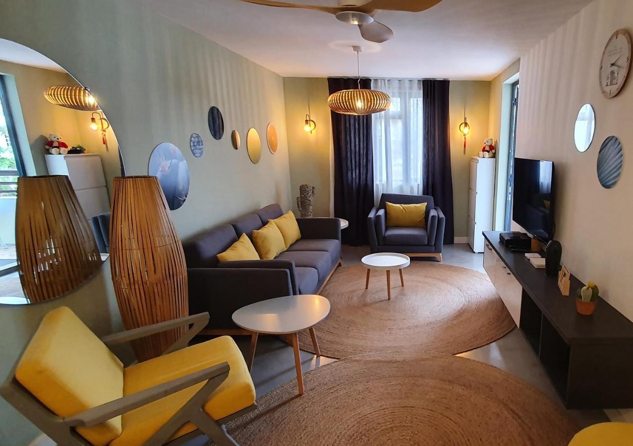 Les Cerisiers - Exclusive Beach Residence - 3 Bedroom Modern Apartment, Flic En Flac Екстер'єр фото